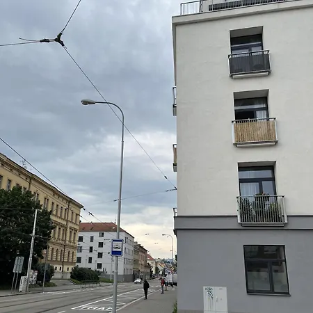 Auerswaldova Apartment *